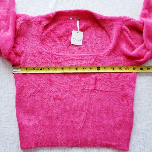 🆕️Free People Moonbeam Cropped Boho-Chic Sweater Raspberry Pop Pink SZ Medium - Picture 11 of 14